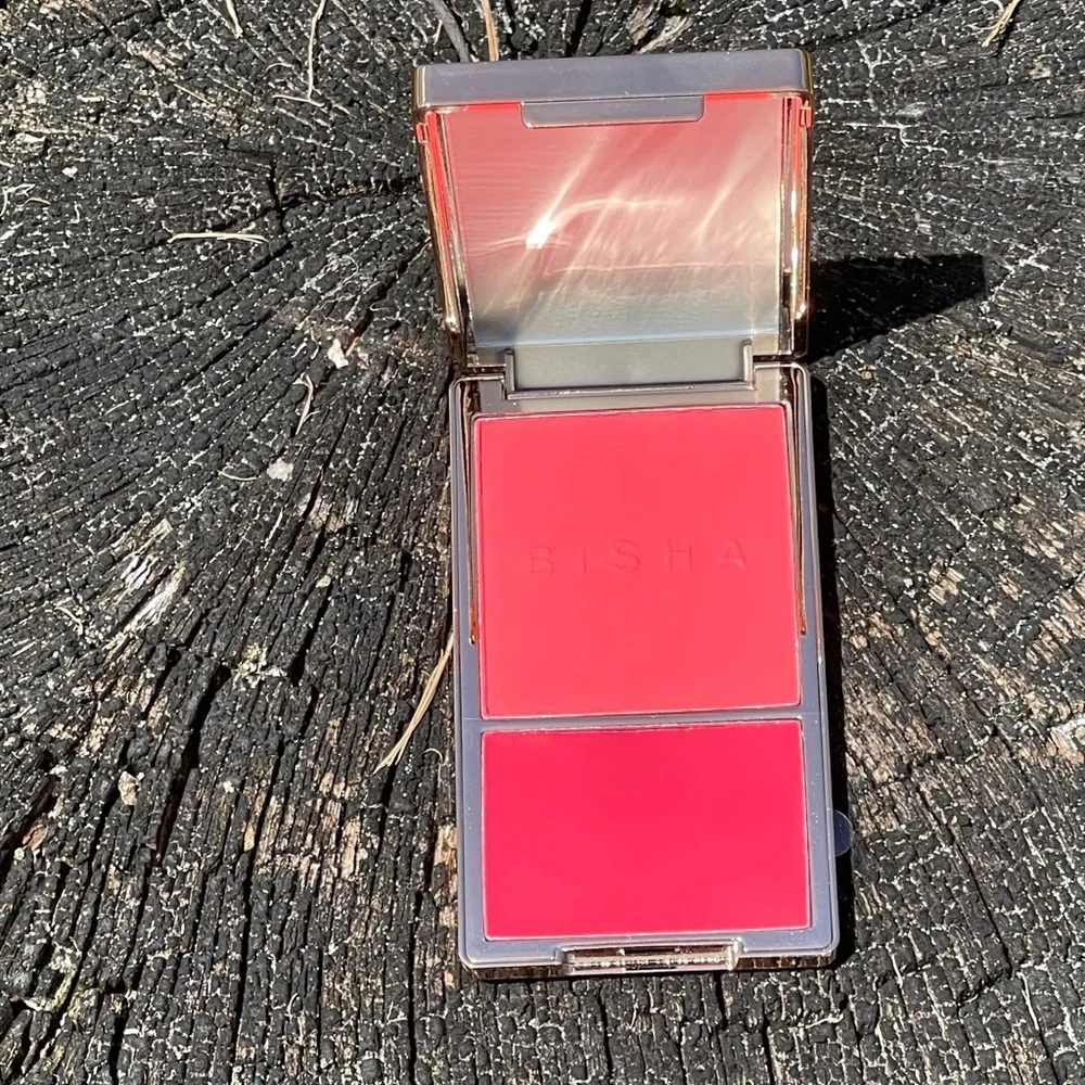BISHA Essential Duo Blush In Bahamas (Peachy Coral)
